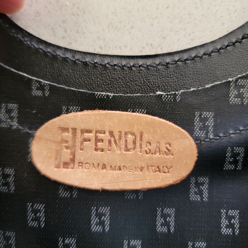 Authentic Fendi Sac - Picture 3 of 9
